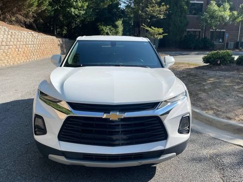 Used 2020 Chevrolet Blazer LT FWD image 2