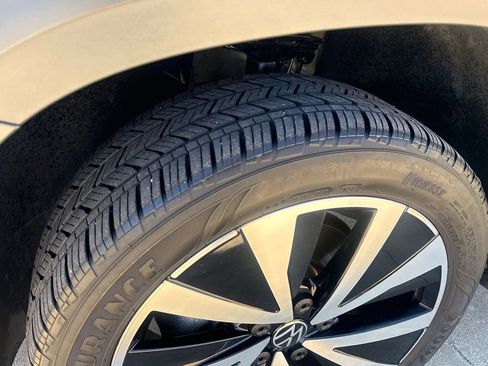 Used 2022 Volkswagen Taos SE image 28