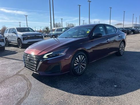 Used 2024 Nissan Altima 2.5 SV image 7