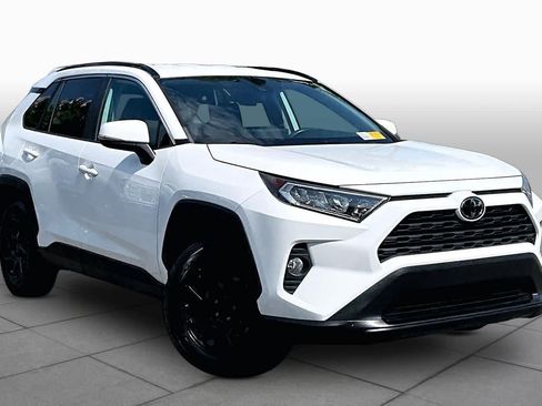 Used 2021 Toyota RAV4 XLE AWD/4WD image 3