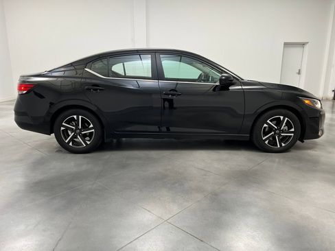 Used 2024 Nissan Sentra SV image 8