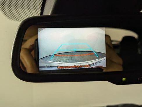 Used 2018 Toyota C-HR XLE image 29