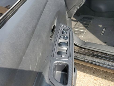 Used 2024 Nissan Versa S image 10