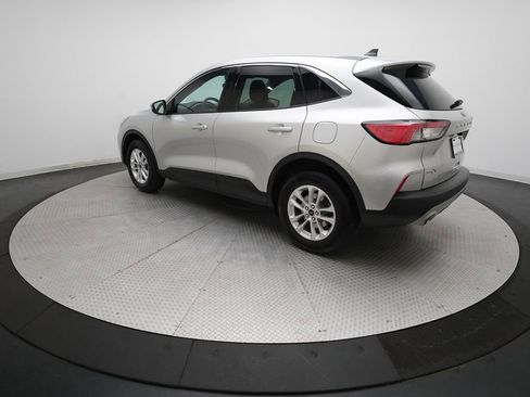 Used 2020 Ford Escape SE image 32