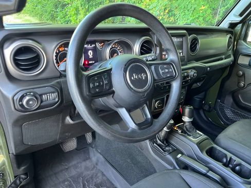 Used 2022 Jeep Wrangler Unlimited Sport AWD/4WD image 2