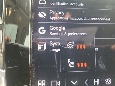 Used 2023 Volvo XC90 B6 Plus w/ Protection Package image 32