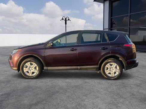 Used 2017 Toyota RAV4 LE image 2
