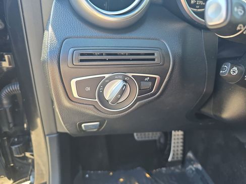 Used 2020 Mercedes-Benz GLC 300 4MATIC Coupe image 28