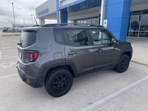 Used 2018 Jeep Renegade Trailhawk w/ Safety & Security Group image 3