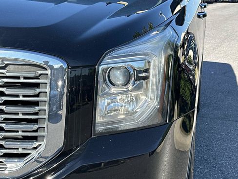Used 2020 GMC Yukon Denali w/ Denali Premium Package AWD/4WD image 7