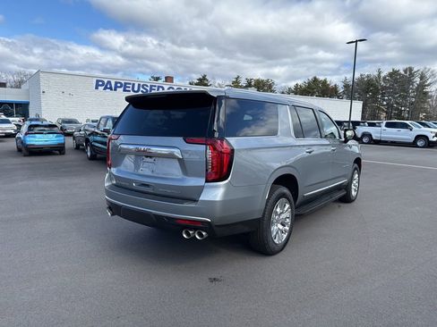 Used 2024 GMC Yukon XL Denali AWD/4WD image 3