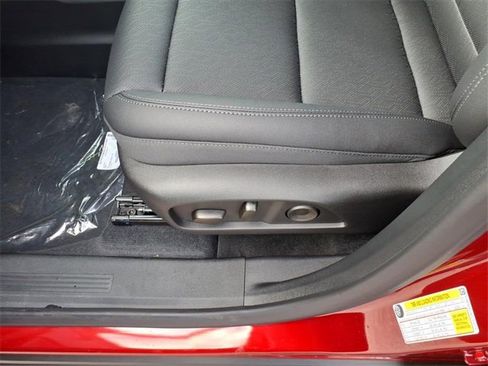 New 2026 Chevrolet Equinox LT w/ Convenience Package II image 18