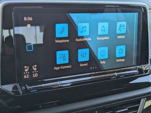 Used 2025 Volkswagen Atlas Cross Sport SE image 19