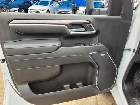 Certified 2025 Chevrolet Silverado 2500 LTZ w/ LTZ Convenience Package image 17