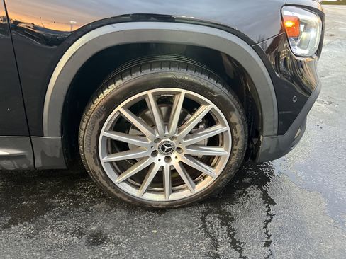 Used 2022 Mercedes-Benz GLB 250 4MATIC image 13