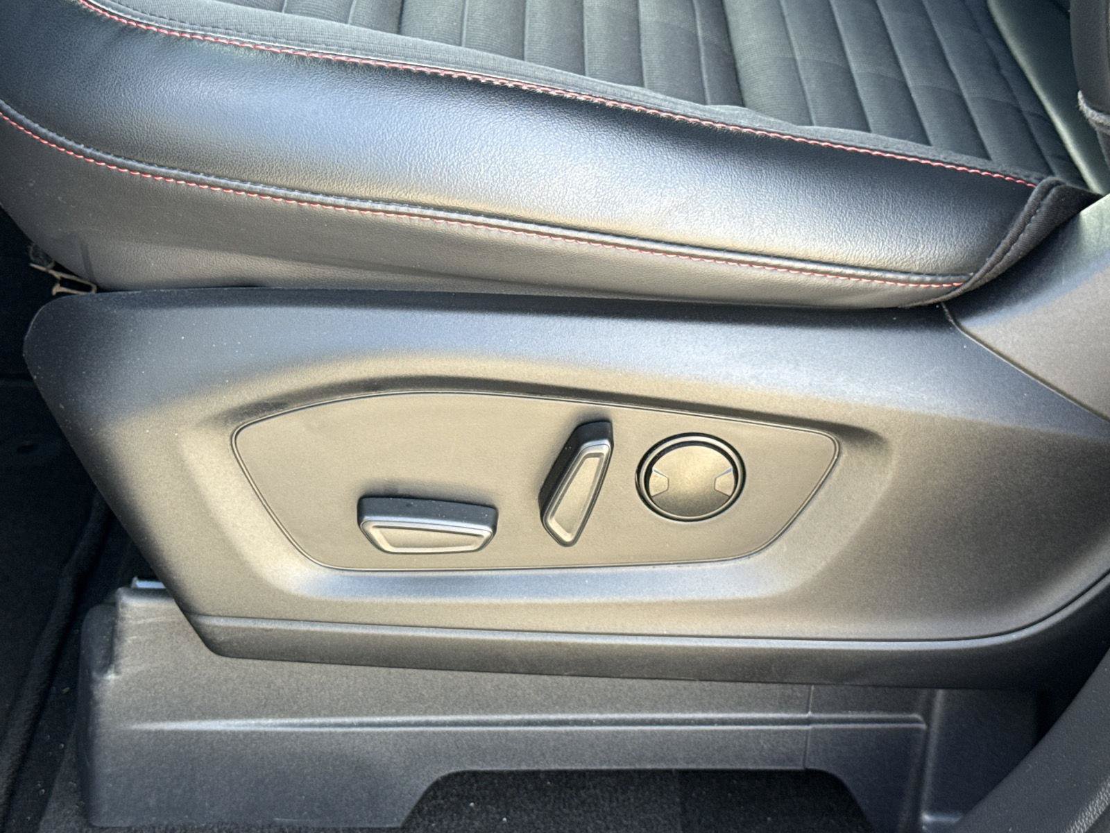 Used 2025 Ford Explorer ST-Line AWD/4WD image 15