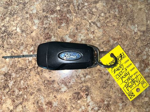 Used 2015 Ford F150 XLT AWD/4WD image 23