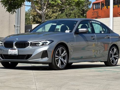 Used 2023 BMW 330e w/ Driving Assistance Package image 10