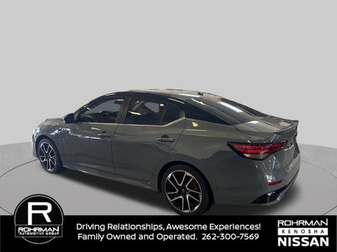 Used 2025 Nissan Sentra SR w/ SR Premium Package FWD image 3