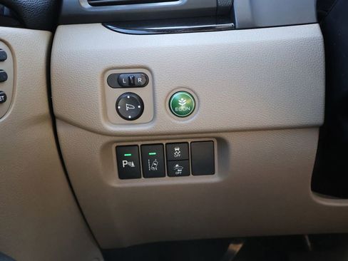 Used 2018 Honda Pilot Touring image 42