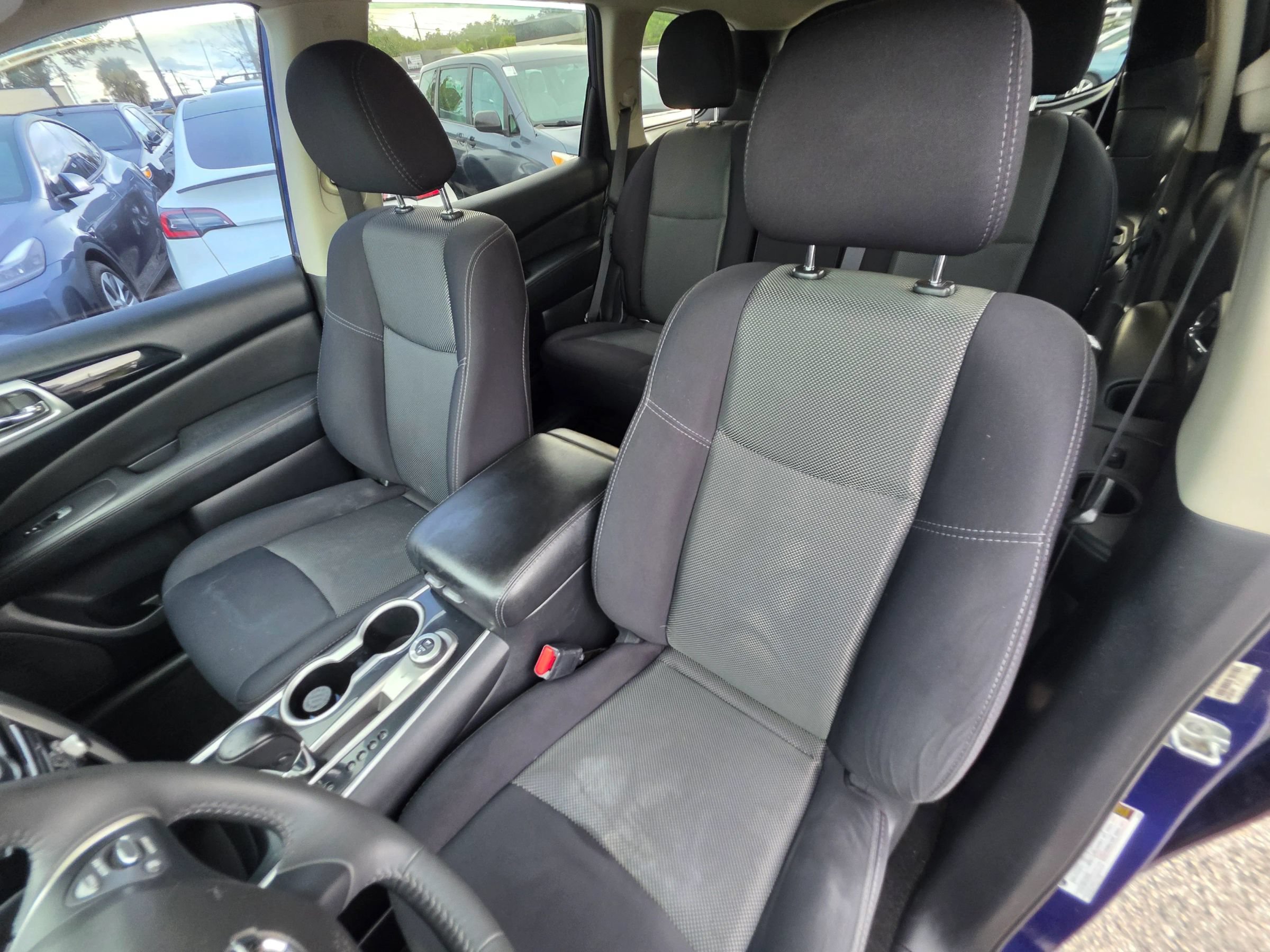 Used 2018 Nissan Pathfinder SV AWD/4WD image 11
