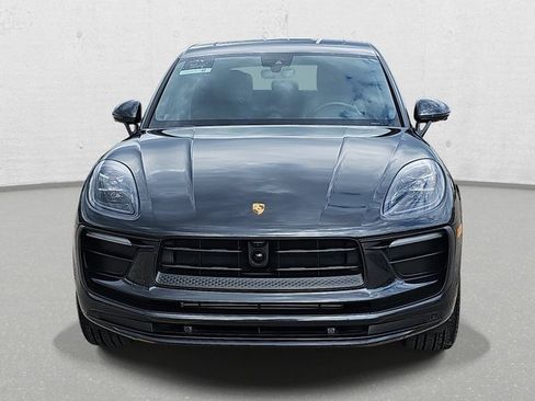 Used 2024 Porsche Macan image 2