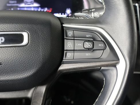 Used 2022 Jeep Grand Cherokee Limited AWD/4WD image 10