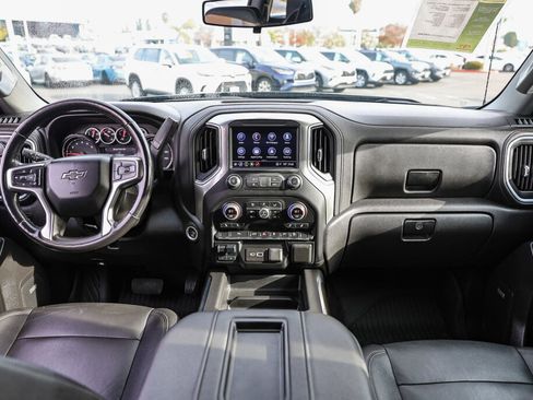 Used 2022 Chevrolet Silverado 1500 LT Trail Boss w/ LT Trail Boss Premium Package image 2