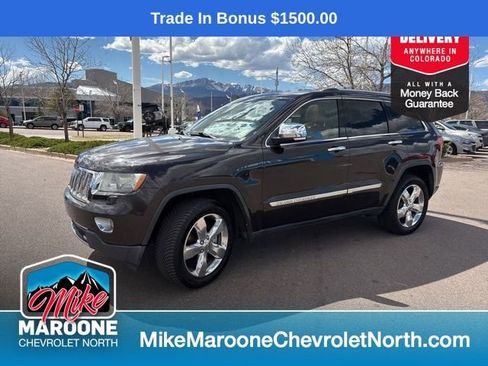 Used 2013 Jeep Grand Cherokee Overland Summit image 3