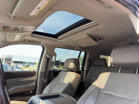 Used 2019 GMC Yukon XL SLT w/ Open Road Package RWD image 34