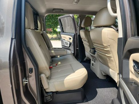 Used 2016 Nissan Titan SL RWD image 38