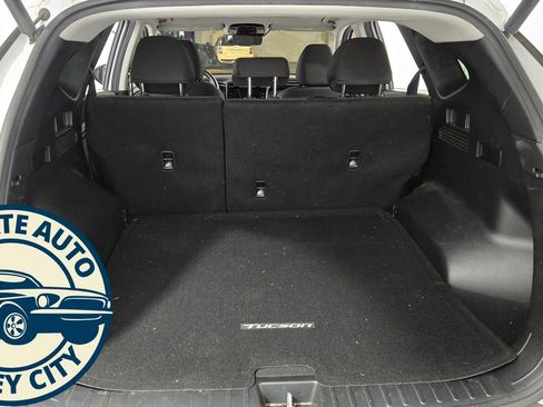 Used 2022 Hyundai Tucson SEL w/ Cargo Package image 32