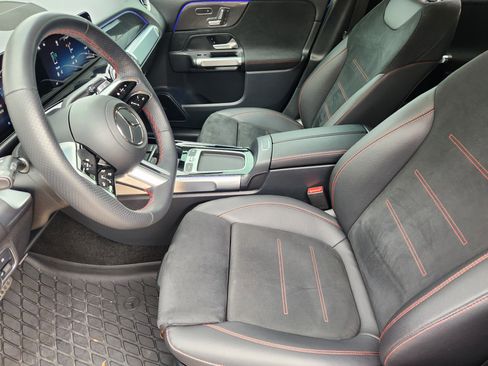 Used 2024 Mercedes-Benz GLB 250 GLB 250 image 13