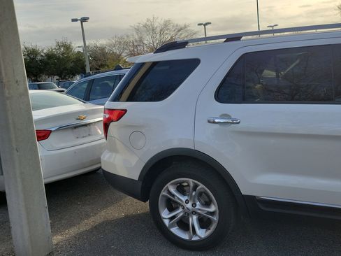 Used 2015 Ford Explorer Limited w/ Equipment Group 301A image 11