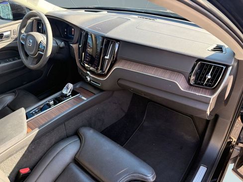 Certified 2023 Volvo XC60 B5 Ultimate w/ Protection Package Premier image 27