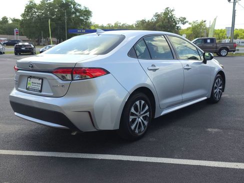 Used 2022 Toyota Corolla LE FWD image 5