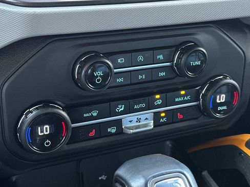 Used 2023 Ford Bronco Badlands w/ Sasquatch Package image 22