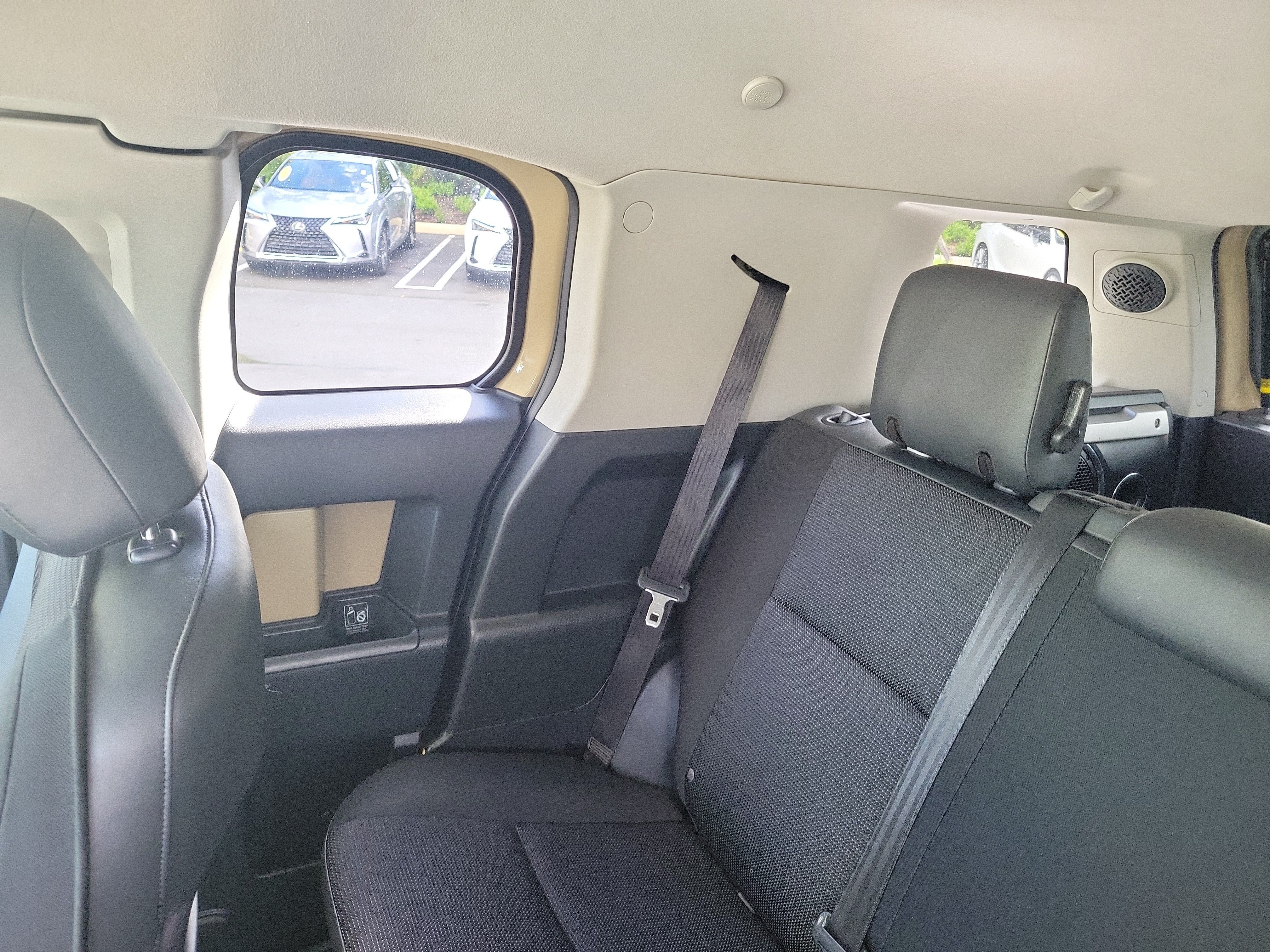 Used 2011 Toyota FJ Cruiser 4WD w/ Upgrade Pkg image 15
