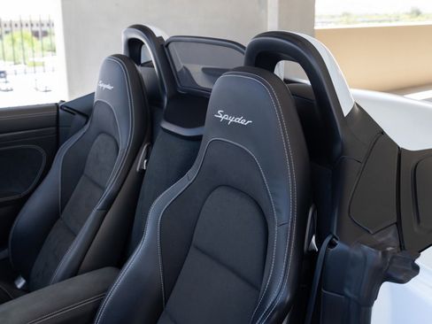 Used 2021 Porsche 718 Boxster Spyder RWD image 64