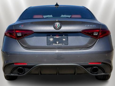 Used 2022 Alfa Romeo Giulia Veloce image 5