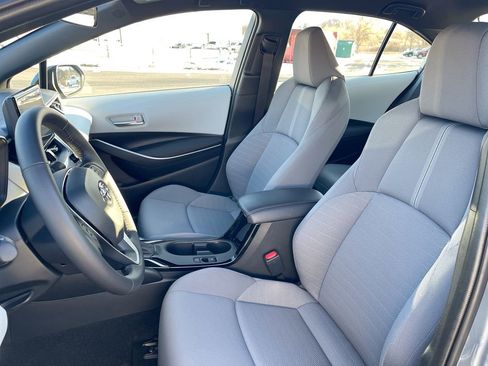 Used 2025 Toyota Corolla SE w/ Convenience Package FWD image 11