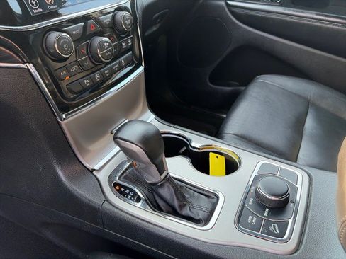 Used 2021 Jeep Grand Cherokee Limited AWD/4WD image 18