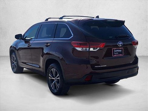 Used 2017 Toyota Highlander Plus image 7