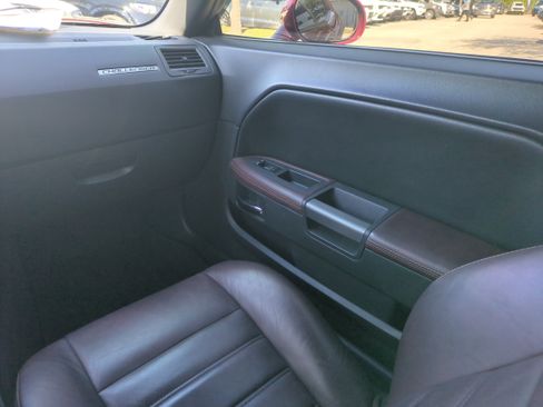 Used 2014 Dodge Challenger R/T image 17