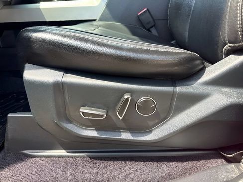Used 2015 Ford F150 Lariat AWD/4WD image 10