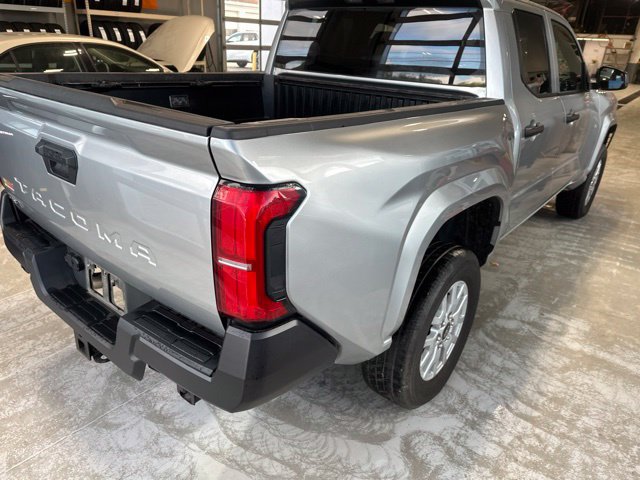 Used 2025 Toyota Tacoma SR AWD/4WD image 7