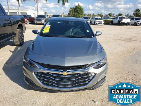 Used 2023 Chevrolet Malibu LT image 2