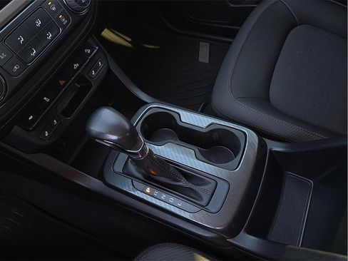 Used 2022 GMC Canyon AT4 image 20