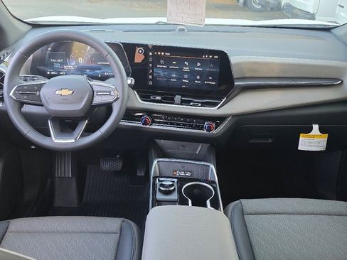 New 2026 Chevrolet Equinox LT w/ Convenience Package II image 2