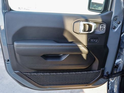 New 2026 Jeep Gladiator Sport image 21